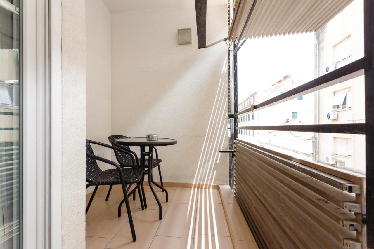 Guest House Teatrin Split Exterior photo